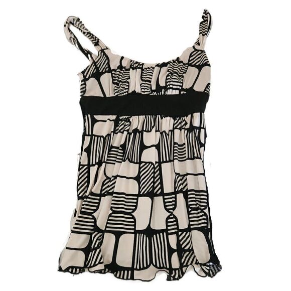 Speechless Black & White Patterned Sleeveless Blouse - Picture 1 of 3
